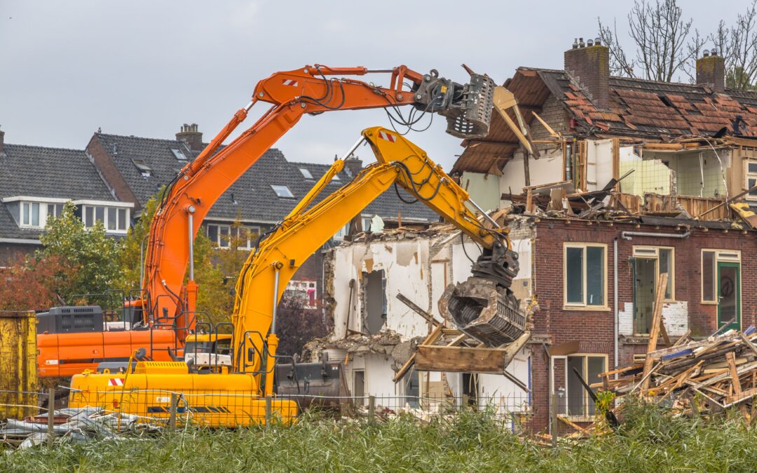Guía completa sobre los procesos de demolición mecánica: Métodos y maquinaria