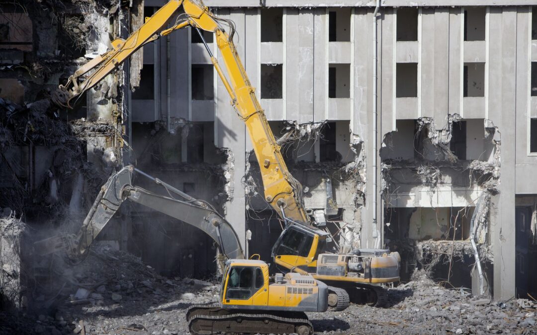 Demoliciones controladas: cómo minimizar el impacto en las áreas colindantes